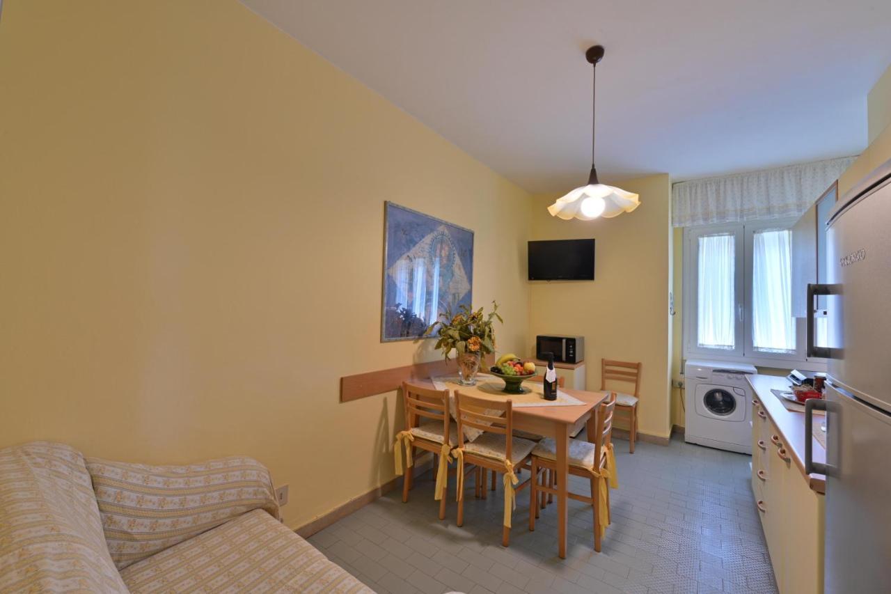 Residence Mariavittoria ลิโดดิเยโซโล ภายนอก รูปภาพ