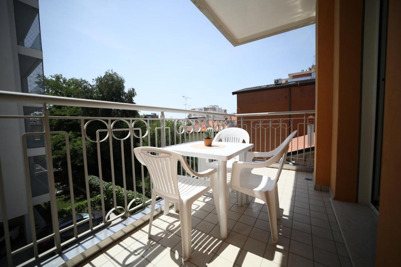Residence Mariavittoria ลิโดดิเยโซโล ภายนอก รูปภาพ