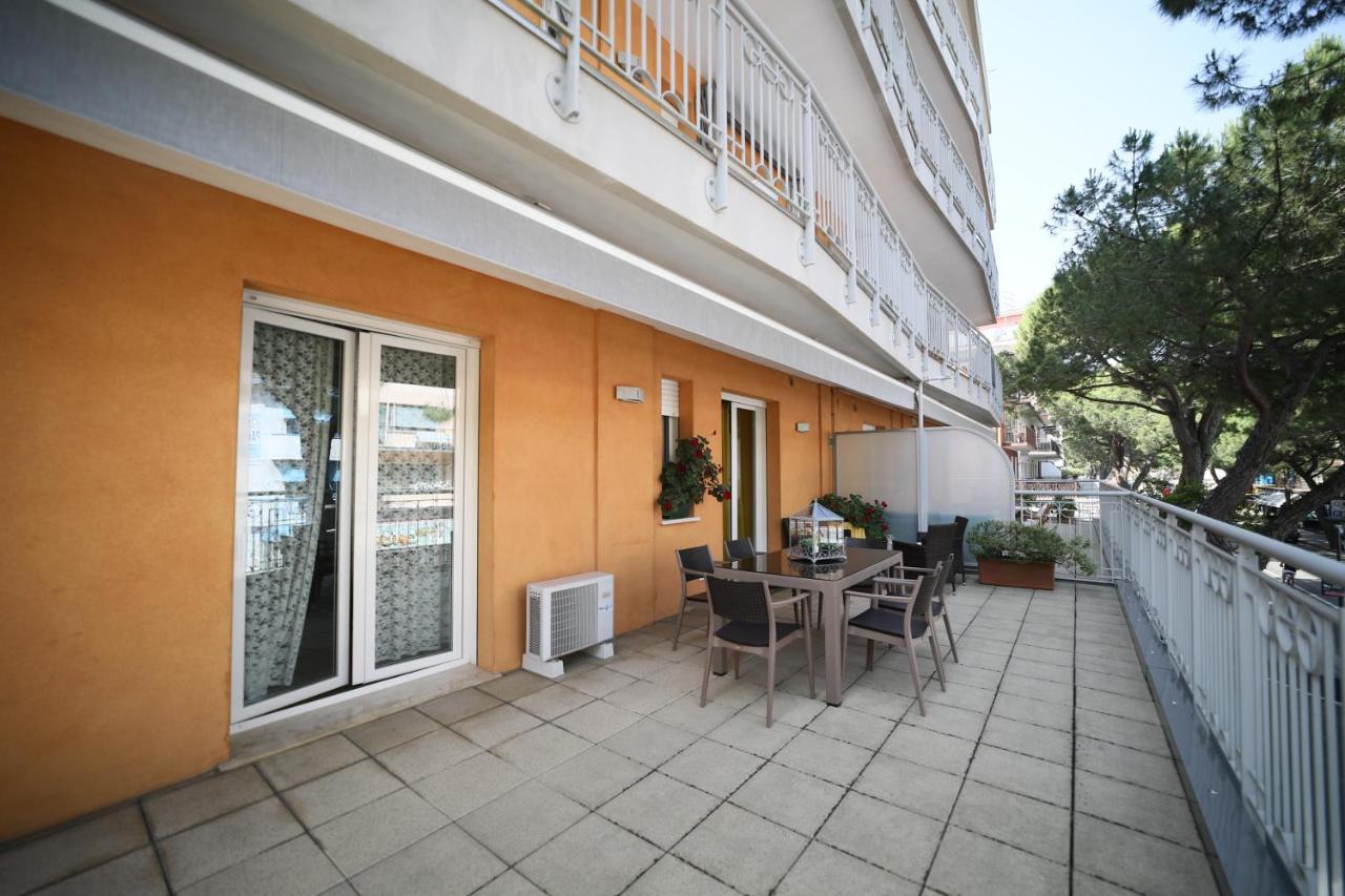 Residence Mariavittoria ลิโดดิเยโซโล ภายนอก รูปภาพ