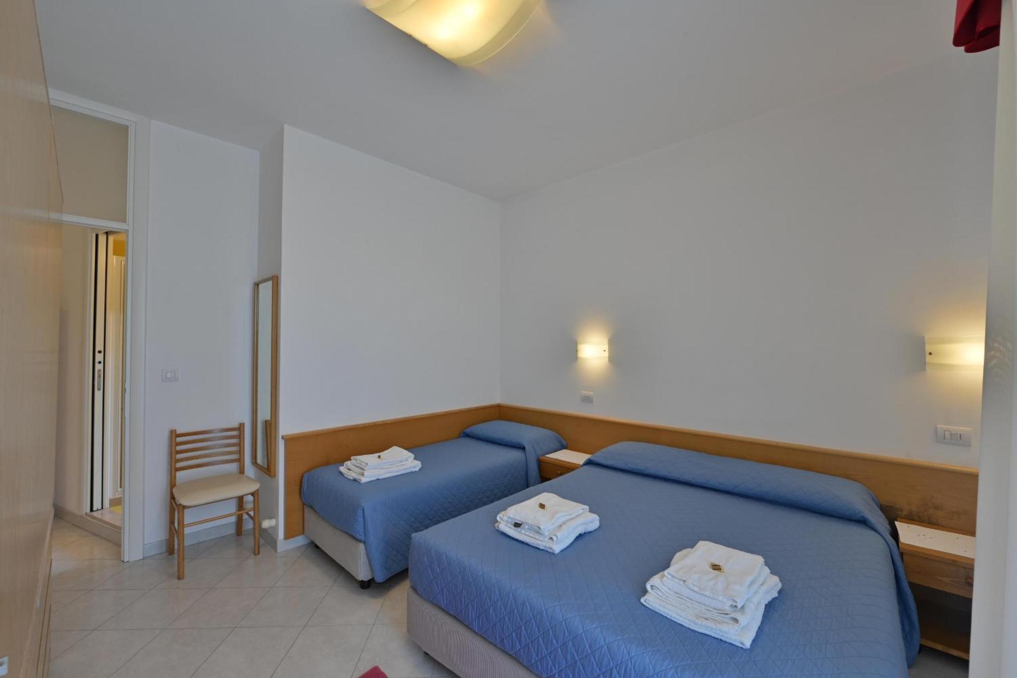 Residence Mariavittoria ลิโดดิเยโซโล ภายนอก รูปภาพ