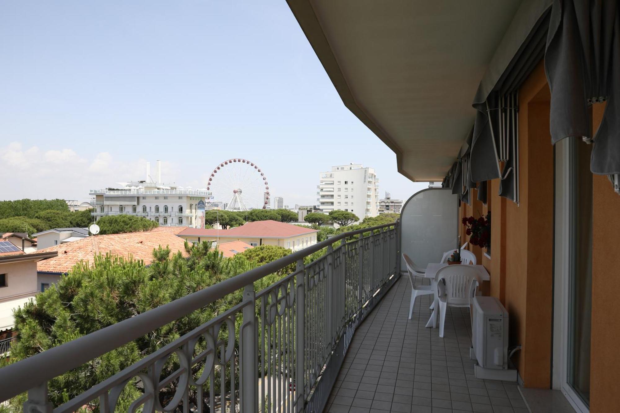 Residence Mariavittoria ลิโดดิเยโซโล ภายนอก รูปภาพ